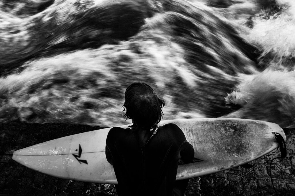 Eisbach surfing